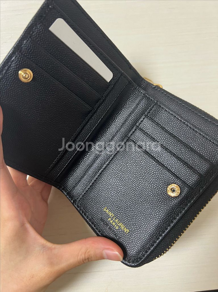 입생로랑 모노그램 컴팩트 지퍼 어라운드 지갑--1