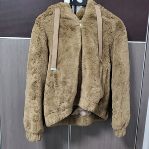 자라 후드 퍼 자켓