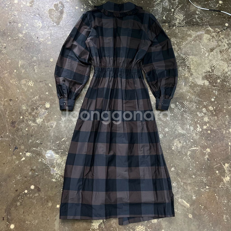 55) 앤아더스토리즈 벌룬소매 체크 원피스--3