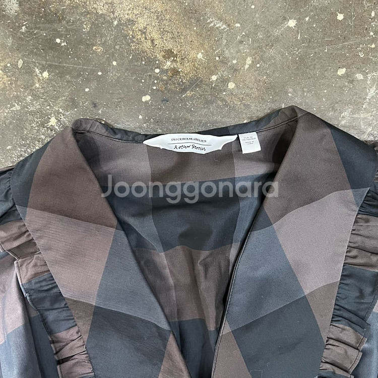 55) 앤아더스토리즈 벌룬소매 체크 원피스--5