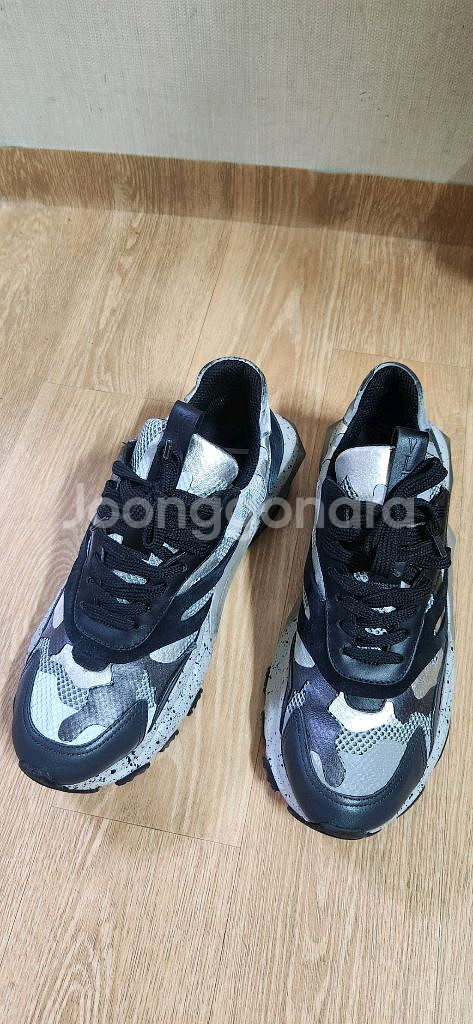 (39/250)발렌티노 가라바니 바운스 카모 스니커즈--1