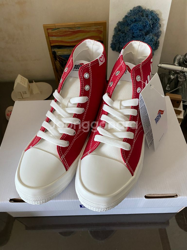 (새 상품 / 한정판) 달려라 하니 스니커즈--0