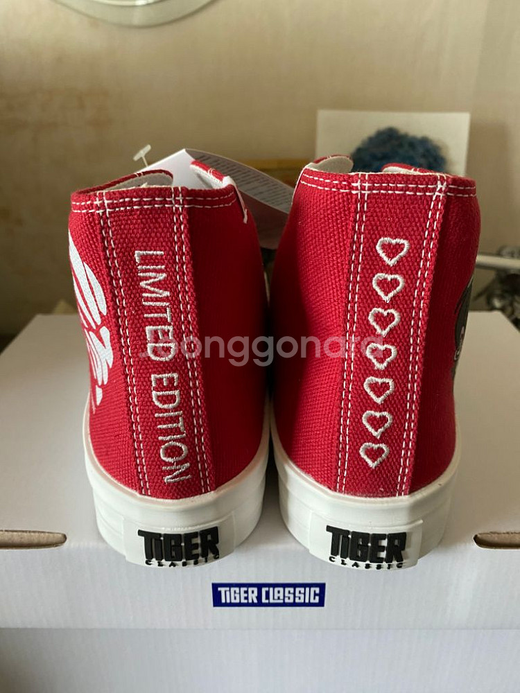 (새 상품 / 한정판) 달려라 하니 스니커즈--3