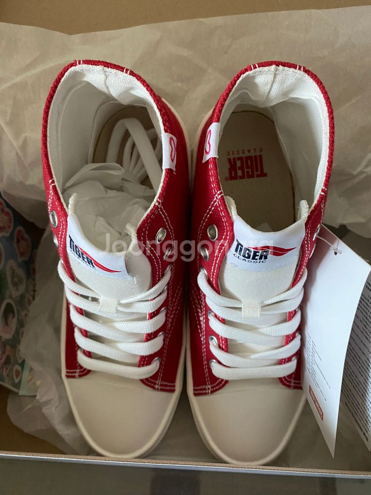 (새 상품 / 한정판) 달려라 하니 스니커즈--4