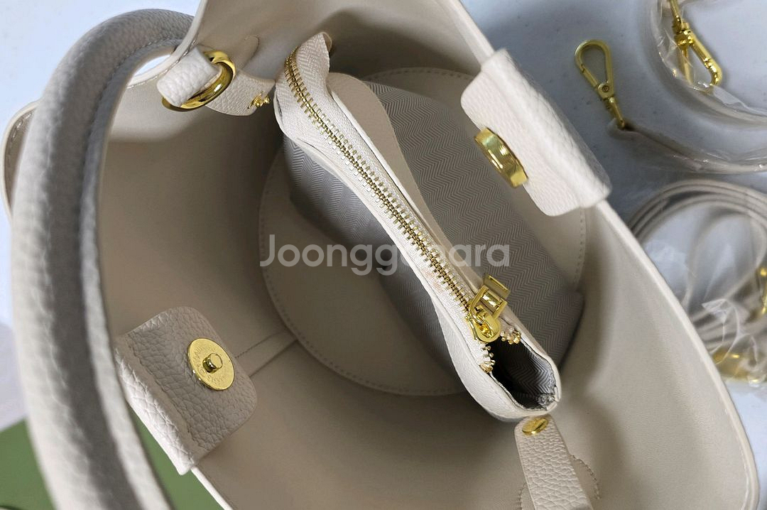 아이보리 버킷백--1