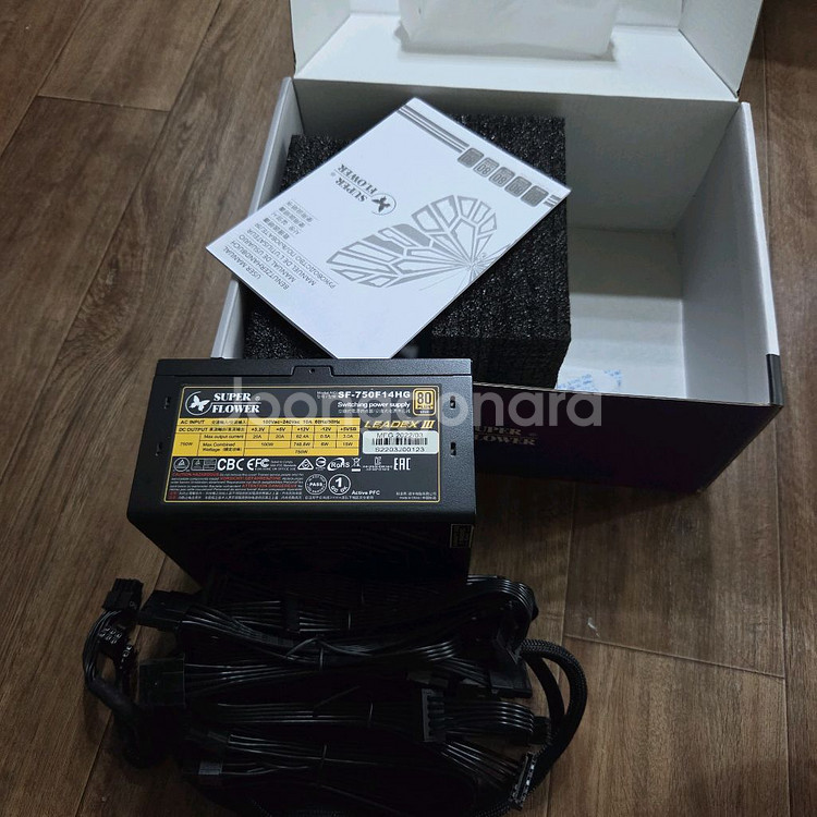 슈퍼플라워 750w 골드 리덱스3 풀모듈러 판매합니다.--4
