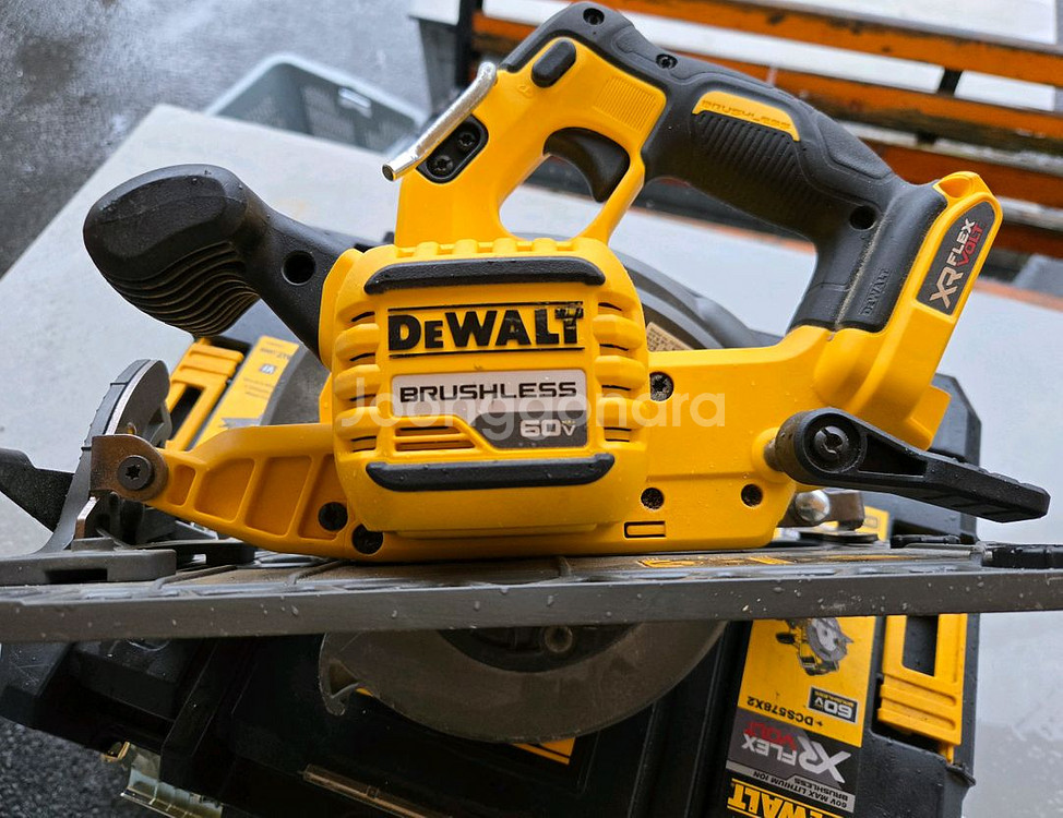 디월트 충전 원형톱 dcs578x2/ 플런지쏘 플레이트--5