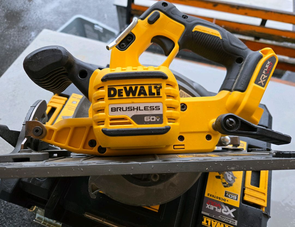 디월트 충전 원형톱 dcs578x2/ 플런지쏘 플레이트--5