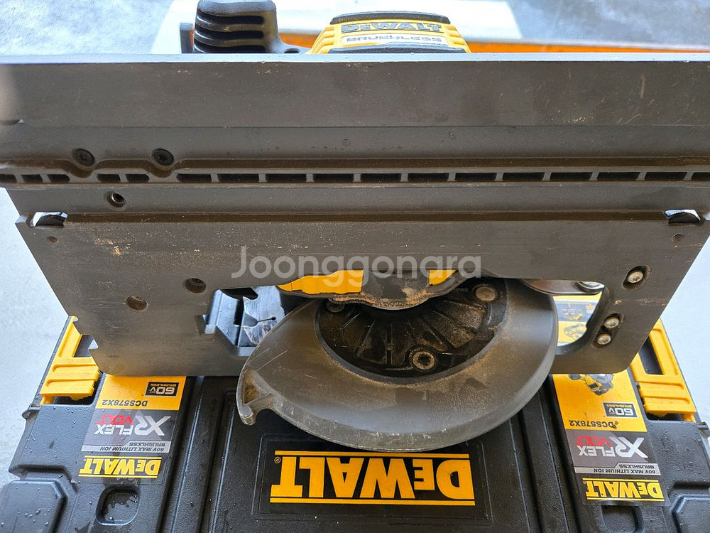 디월트 충전 원형톱 dcs578x2/ 플런지쏘 플레이트--2