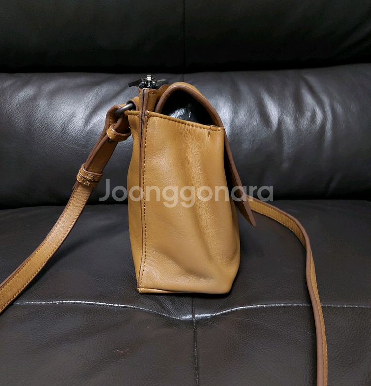 만다리나덕 가죽 크로스백--1