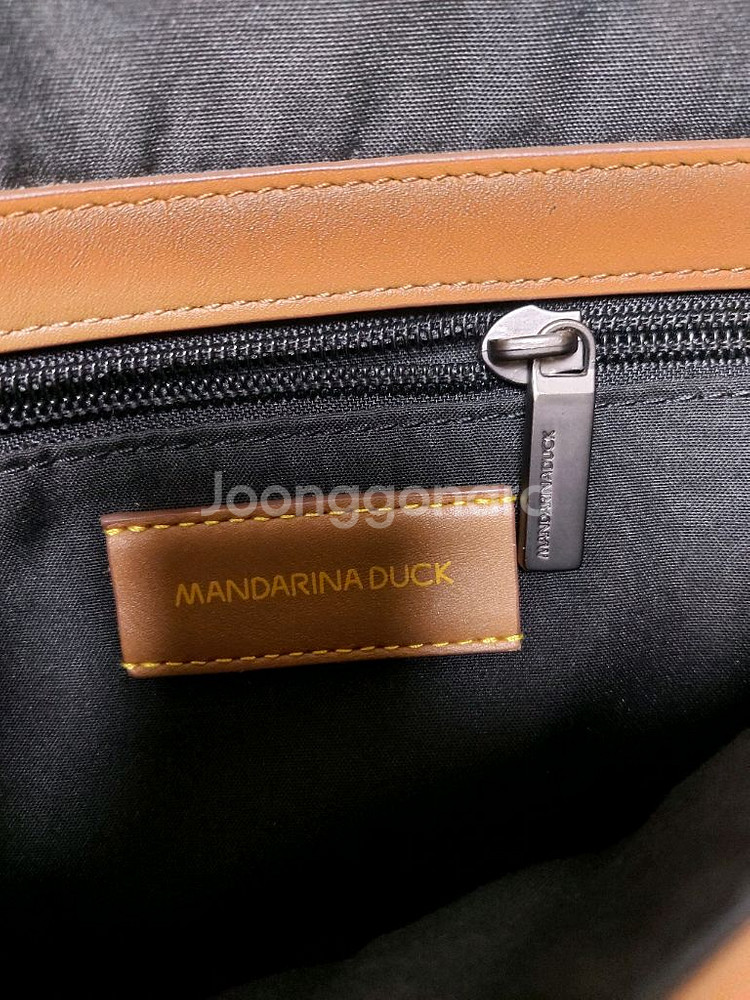 만다리나덕 가죽 크로스백--8