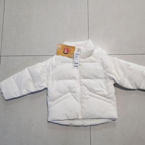 탑텐키즈 공용 120사이즈 겨울점퍼 새거 팔아요