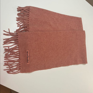 아크네스튜디오 로즈멜란지 머플러 판매해요