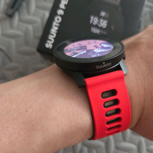 순토9피크프로 올블랙 필란드산