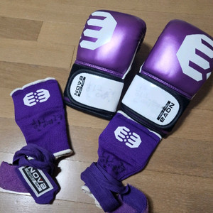 NOVA Fight Gear 복싱 글러브 + 붕대 세트