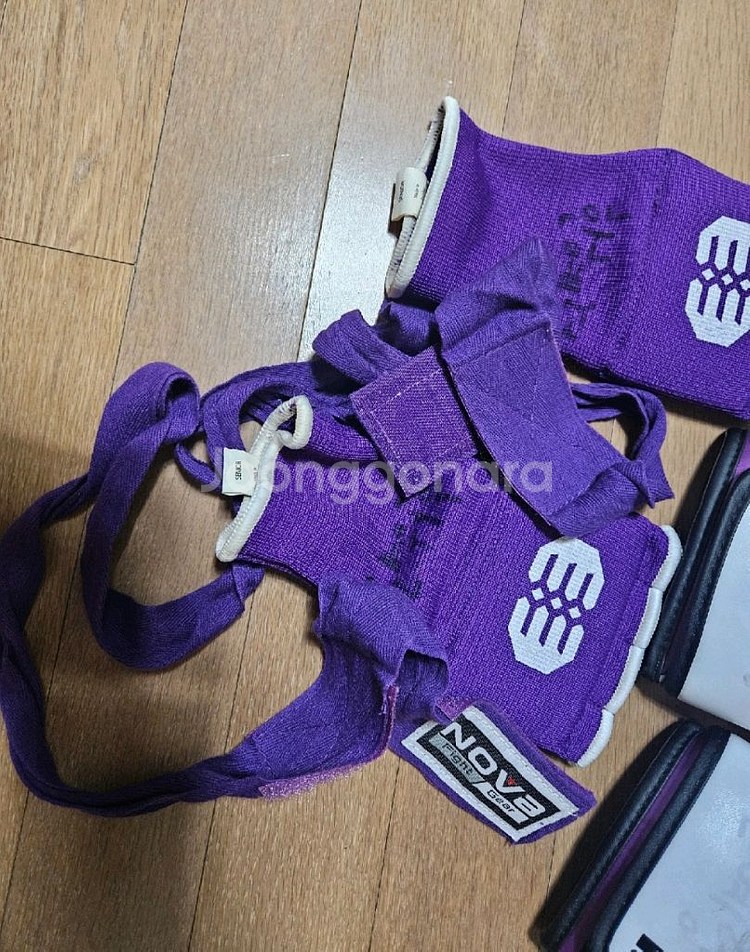 NOVA Fight Gear 복싱 글러브 + 붕대 세트--1