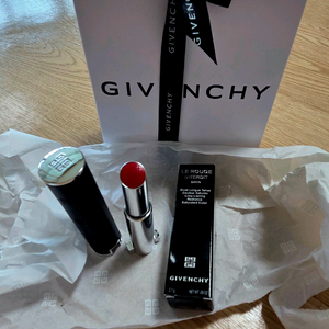 (새상품)지방시 새틴 립스틱 329호 판매합니다