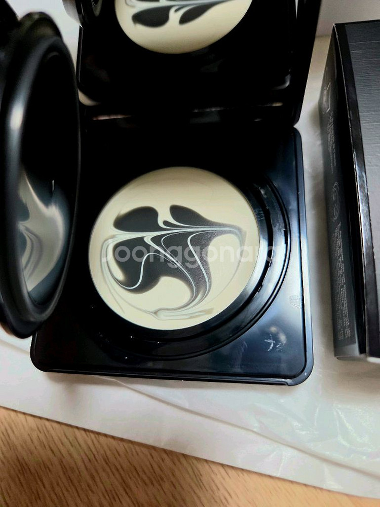 (새상품)지방시 컴팩트 썬쿠션 판매합니다--1