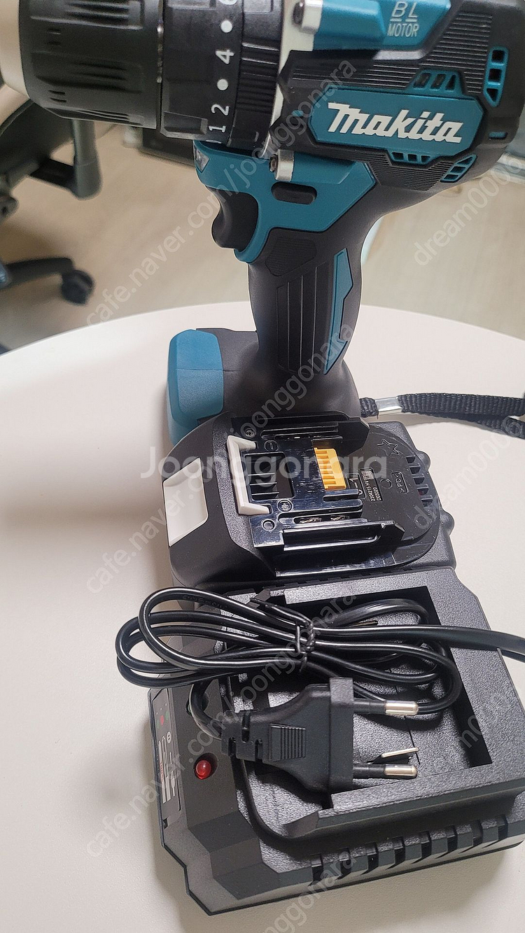 충전 전동드릴 팝니다.--3