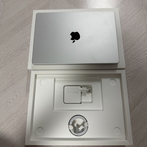 맥북프로 14 m4 16/512