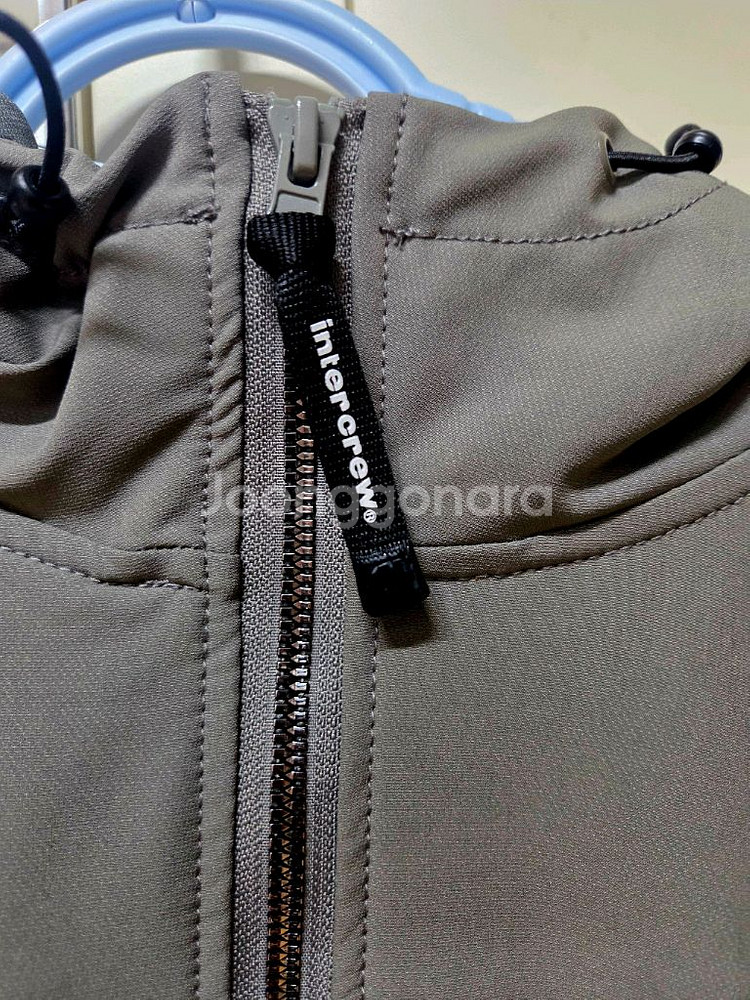 (상태좋음!)인터크루 루즈핏 우븐스판 판매합니다--2