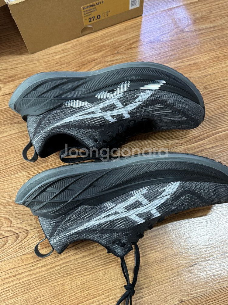 아식스 슈퍼블라스트2 블랙 270사이즈 팝니다--3