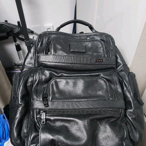 투미 알파 가죽백팩 팝니다