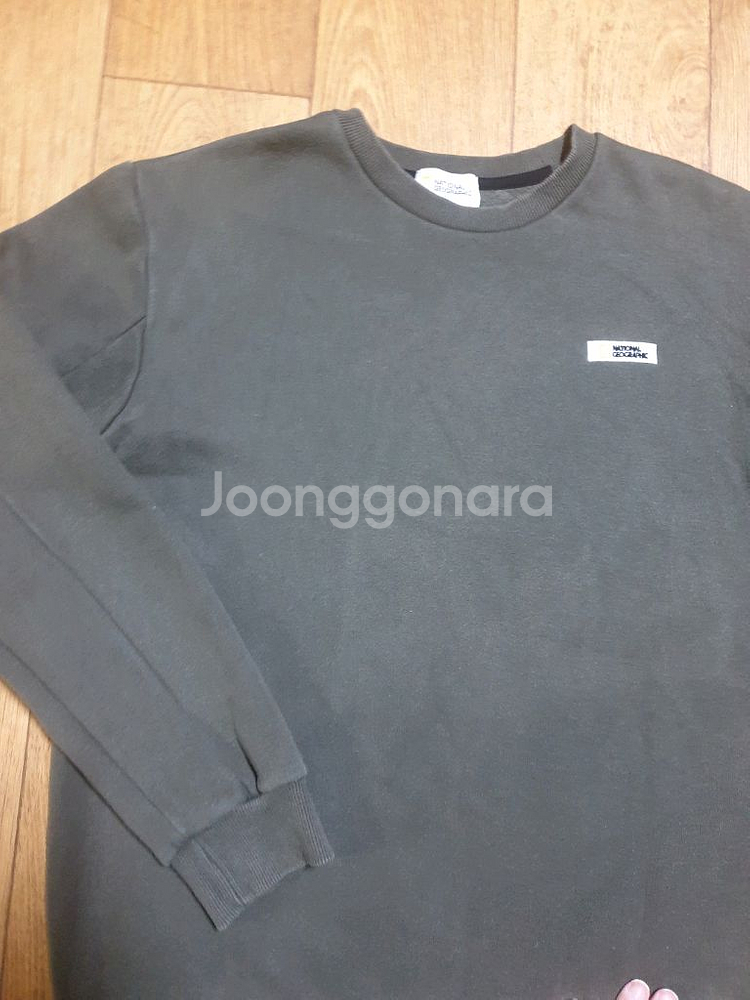 내셔널지오그래픽 맨투맨티 100 사이즈입니다--3