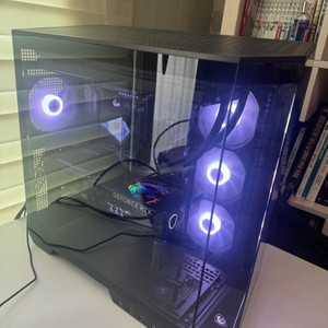RTX 5080 RYZEN 7 9800X3D 컴퓨터