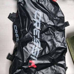 크레시 고릴라 프로 135리터 다이빙 가방 판매합니다
