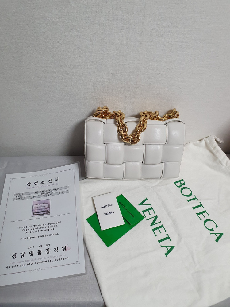 보테가베네타 카세트 패딩 체인백 초크 토트 정품--2