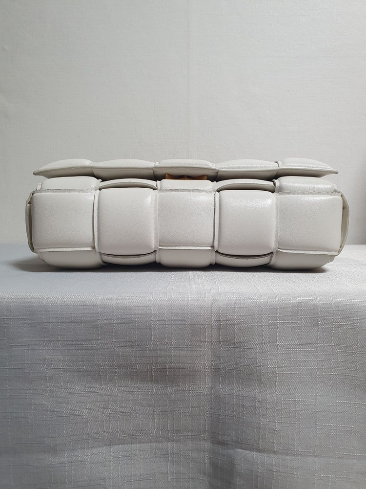 보테가베네타 카세트 패딩 체인백 초크 토트 정품--6