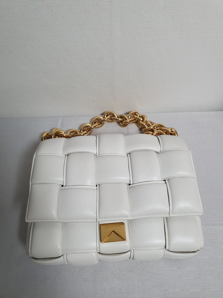 보테가베네타 카세트 패딩 체인백 초크 토트 정품--9