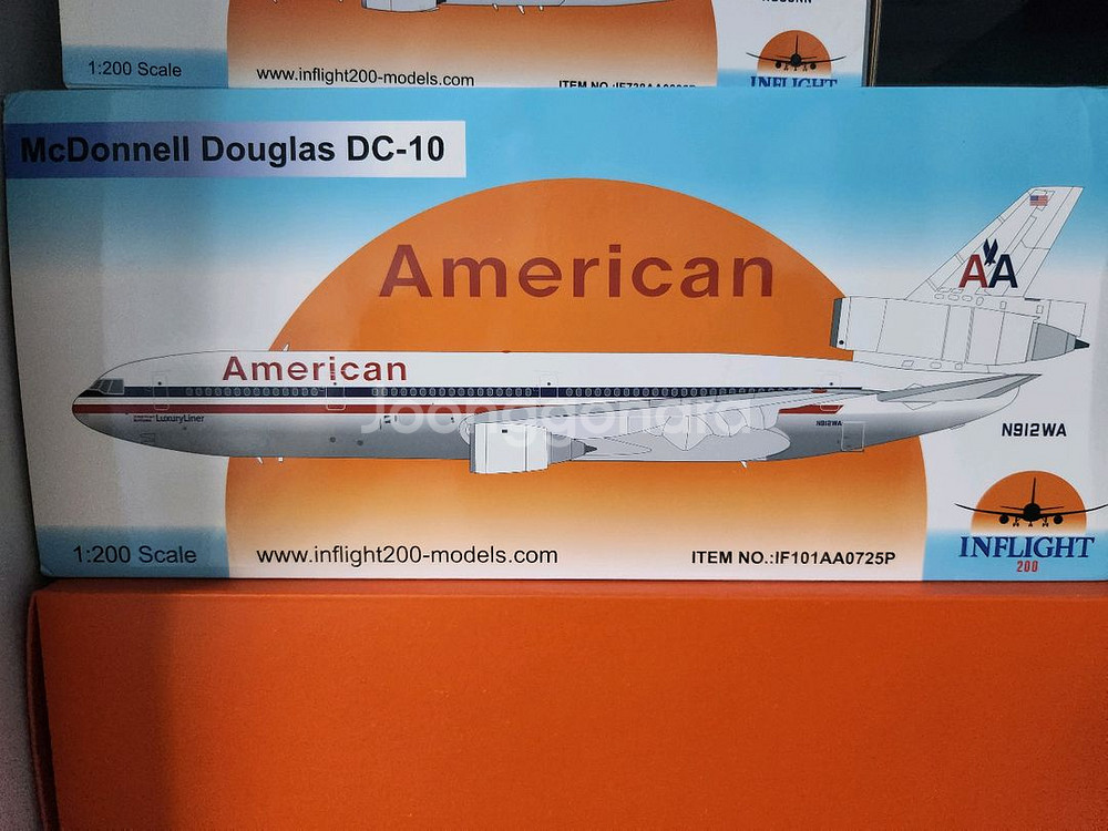 새상품 american DC10 1:200--0