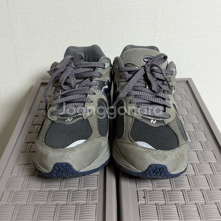 뉴발란스 2002ra 그레이 270--2