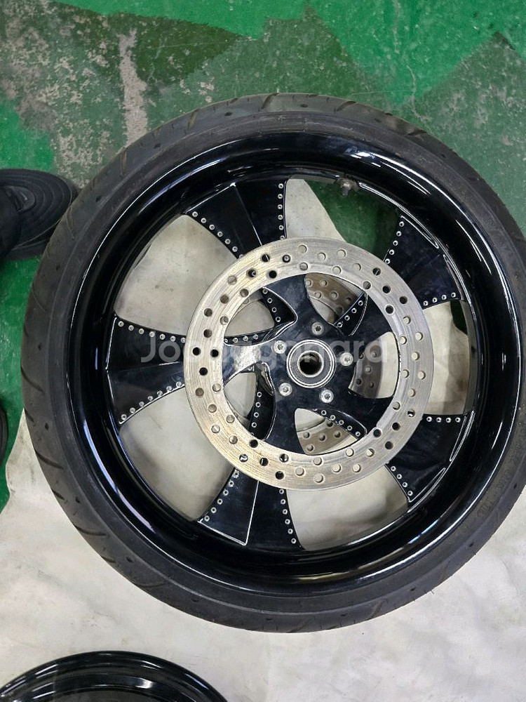 할리데이비슨 팻보이 브레이크 아웃용 SMT UFO 휠셋--3