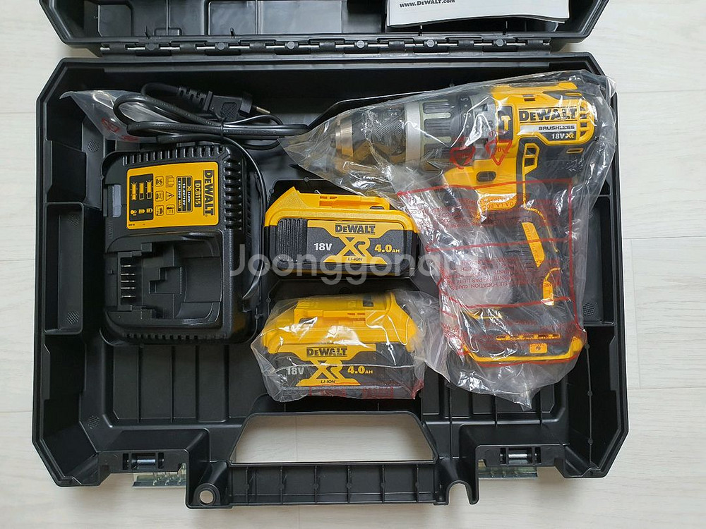 디월트 충전해머드릴 DCD796M2--2