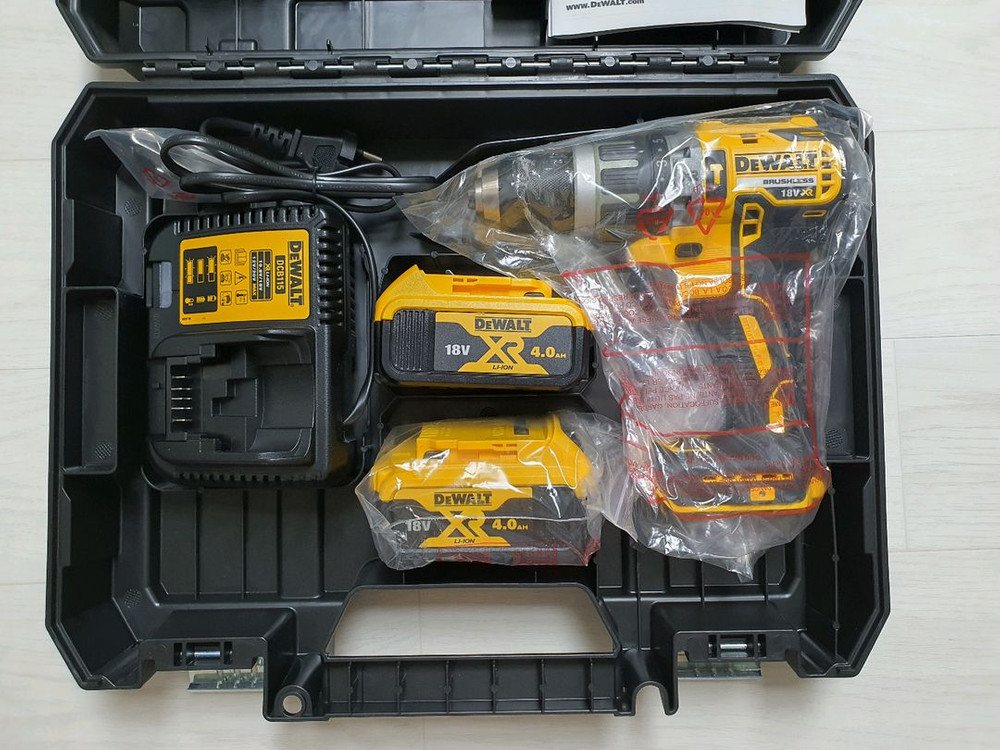 디월트 충전해머드릴 DCD796M2 이미지