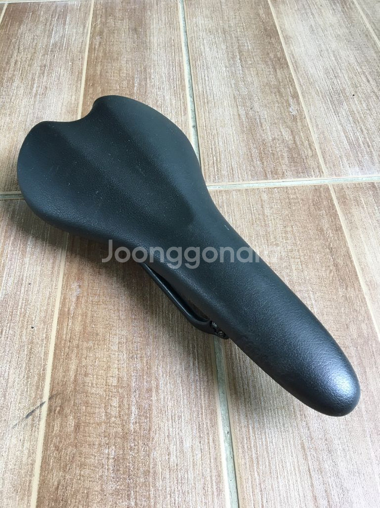 안장 몇가지.--6
