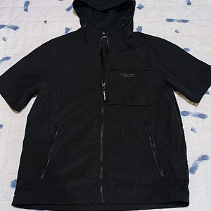 캘빈클라인 얇은반팔바람막이 100 가슴58 기장72