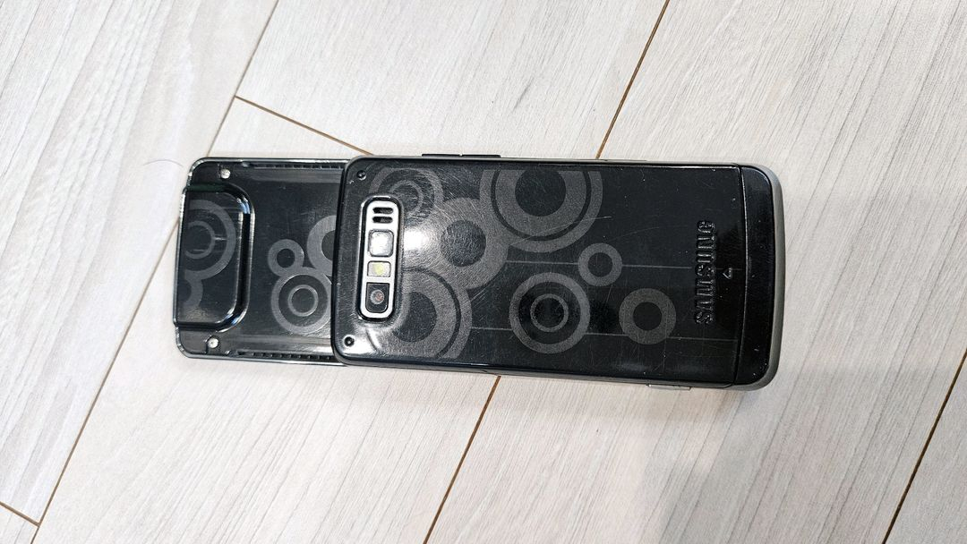 KT 3G SPH-8700 허니버블폰 슬라이드폰--2