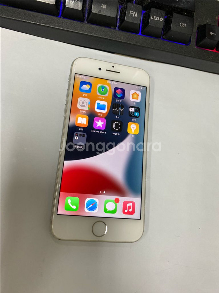 아이폰7 실버 액정SS급 128GB 빈티지카메라대량가능--1