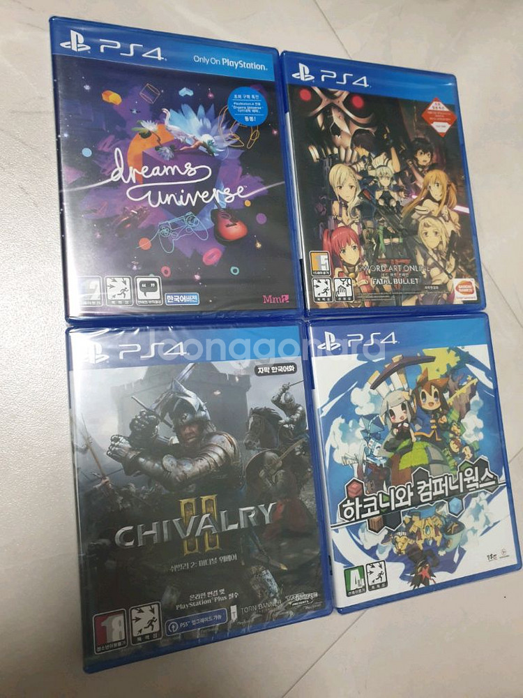 PS4 플스4 (미개봉 게임4개)--1