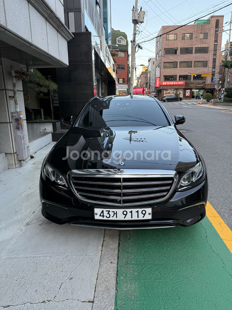 벤츠 E클래스 E300 4MATIC 익스클루시브--1