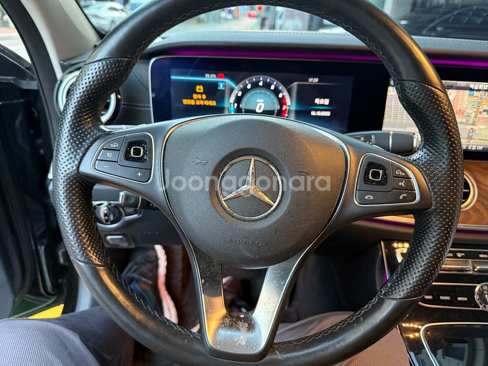 벤츠 E클래스 E300 4MATIC 익스클루시브--9