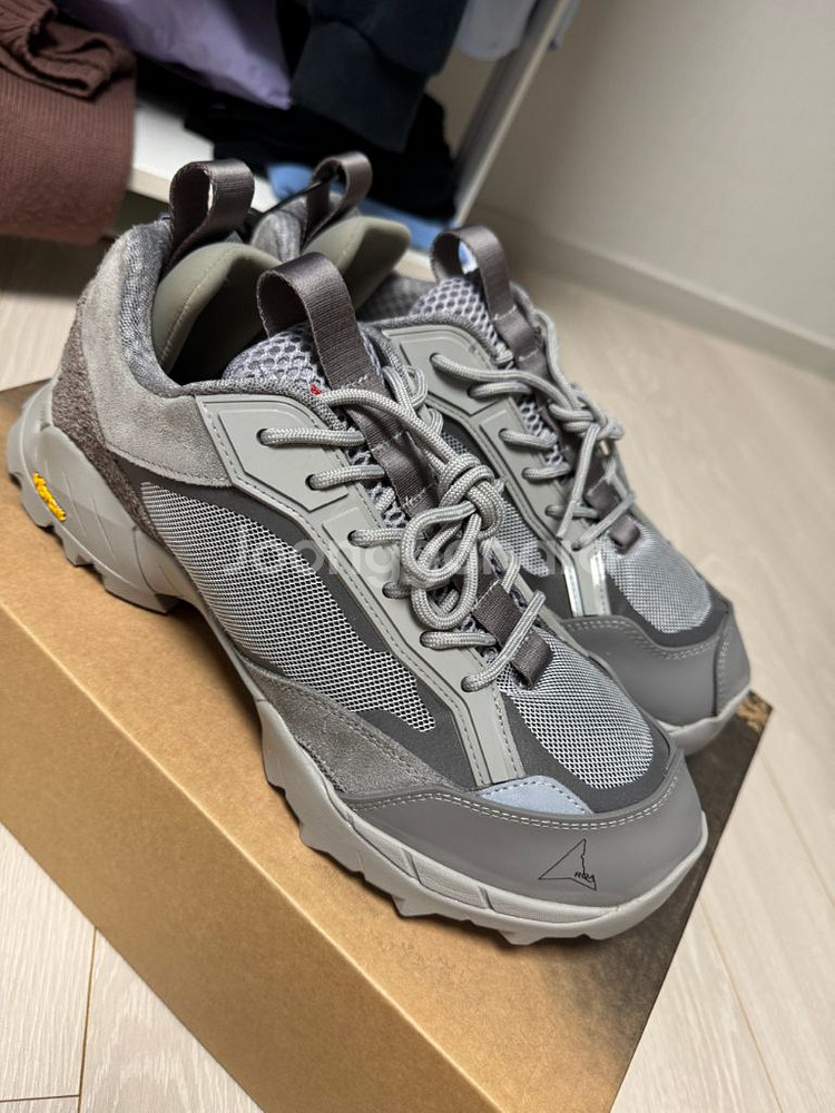 로아하이킹 락파 그레이 42 새제품--2