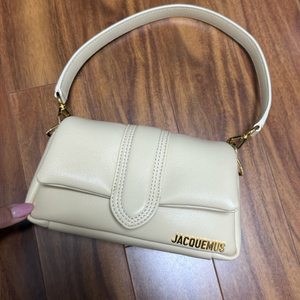 자크뮈스 르 밤비노 아이보리 숄더백