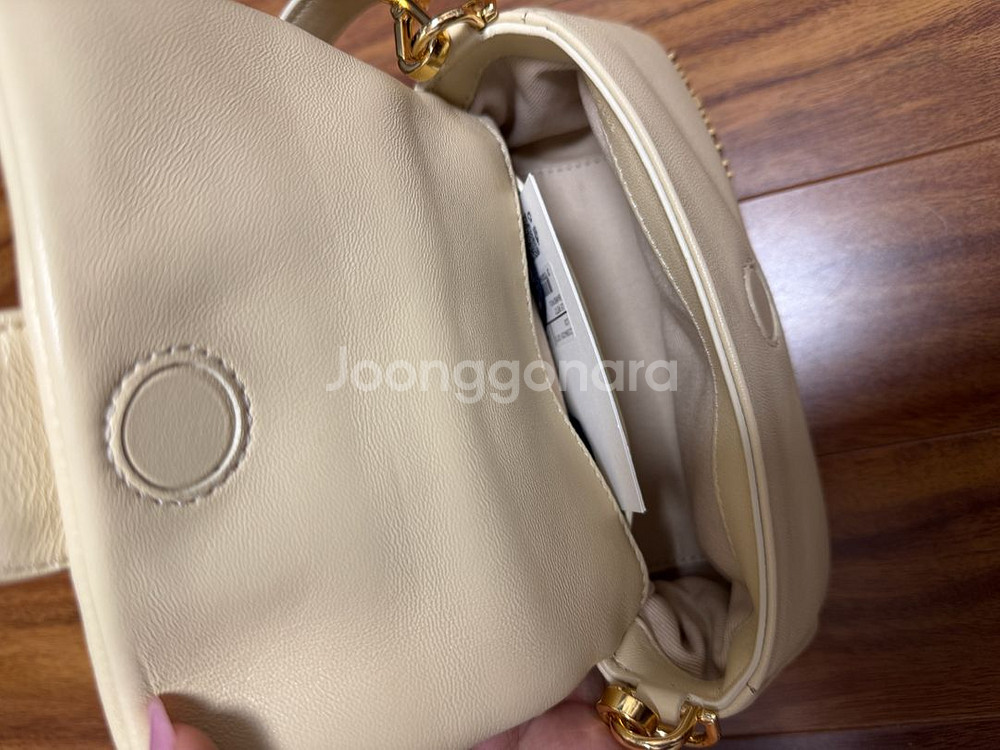 자크뮈스 르 밤비노 아이보리 숄더백--2