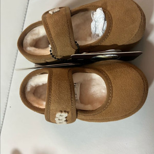 UGG 어그 메리제인 5/6 제일작은 사이즈 새상품