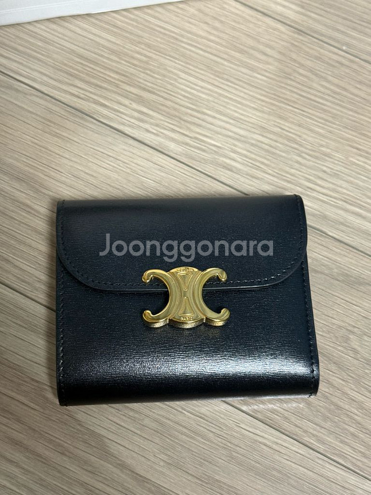 셀린느 스몰 월렛 트리옹프 샤이니 카프스킨 블랙 지갑--0